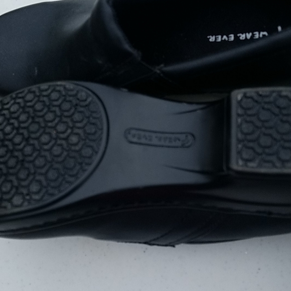 Shoes - Picture 4 of 6